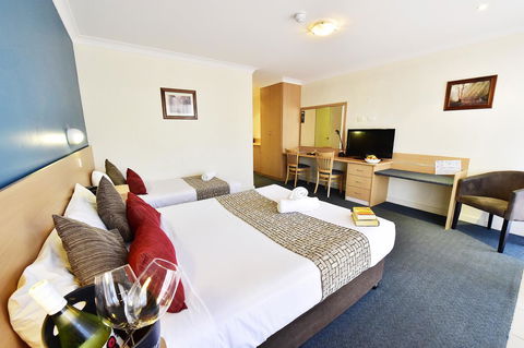 Diplomat Hotel Alice Springs - Australian Directory 13