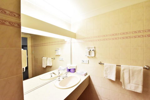 Diplomat Hotel Alice Springs - Australian Directory 27