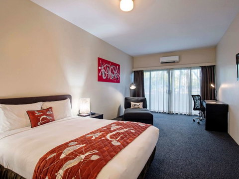 Mercure Kakadu Crocodile - Australian Directory 36