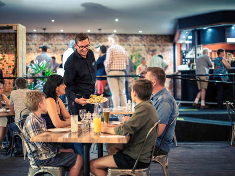 Mercure Kakadu Crocodile - Australian Directory 37