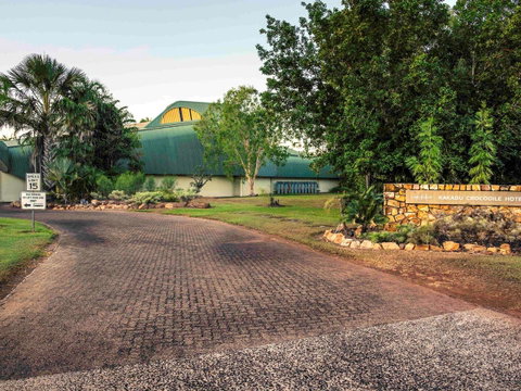 Mercure Kakadu Crocodile - Australian Directory 40