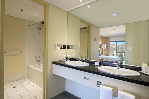 DoubleTree By Hilton Alice Springs - Australian Directory 36