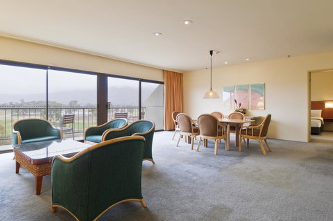 DoubleTree By Hilton Alice Springs - Australian Directory 35