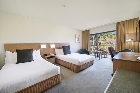DoubleTree By Hilton Alice Springs - Australian Directory 42