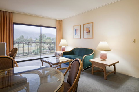 DoubleTree By Hilton Alice Springs - Australian Directory 38