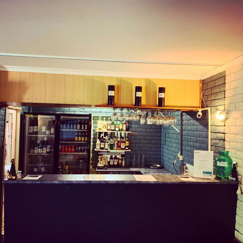 Pine Tree Motel - Australian Directory 8