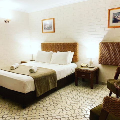 Pine Tree Motel - Australian Directory 25