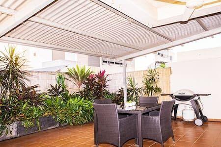 Central Studio, Darwin CBD Northern Territory - Australian Directory 10