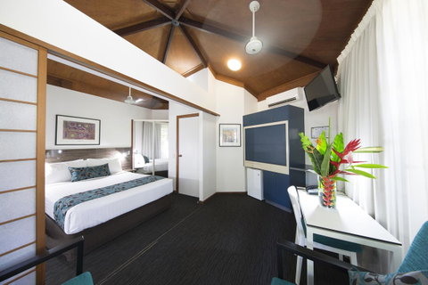 Palms City Resort - Australian Directory 40