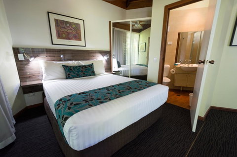 Palms City Resort - Australian Directory 44