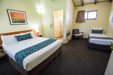 Palms City Resort - Australian Directory 33