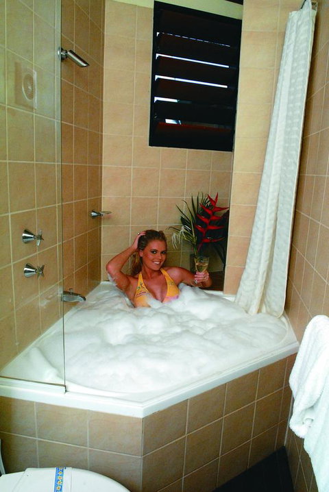 Palms City Resort - Australian Directory 19