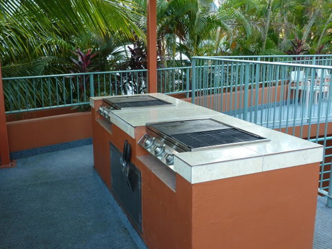 Cullen Bay Resorts - Australian Directory 17