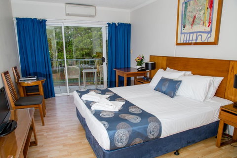 Cullen Bay Resorts - Australian Directory 6