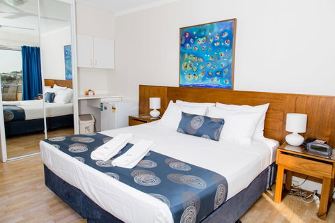 Cullen Bay Resorts - Australian Directory 7