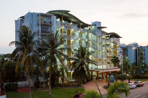 Cullen Bay Resorts - Australian Directory 11