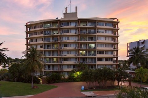 Cullen Bay Resorts - Australian Directory 12