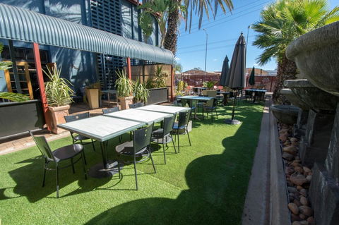Elkira Court Motel - Australian Directory 7