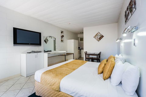 Elkira Court Motel - Australian Directory 8
