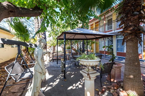 Elkira Court Motel - Australian Directory 24