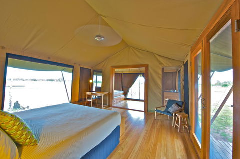 Wildman Wilderness Lodge - Australian Directory 9