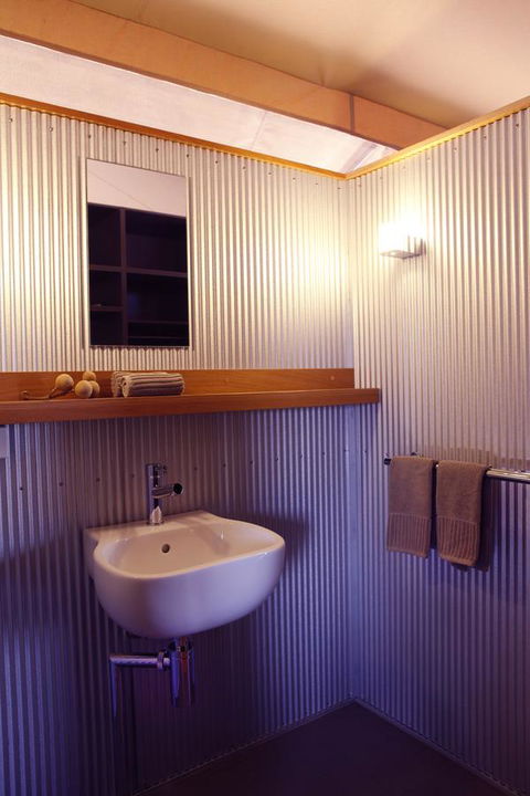 Wildman Wilderness Lodge - Australian Directory 11