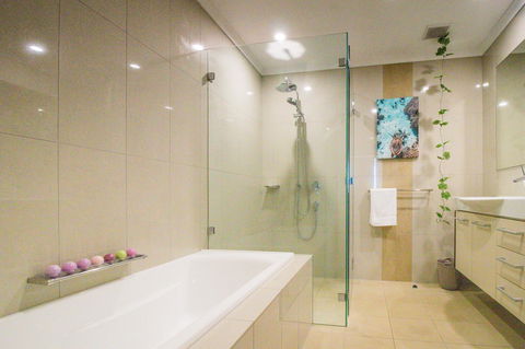 ZEN BY THE WATER - Esplanade Darwin Retreat - Australian Directory 19