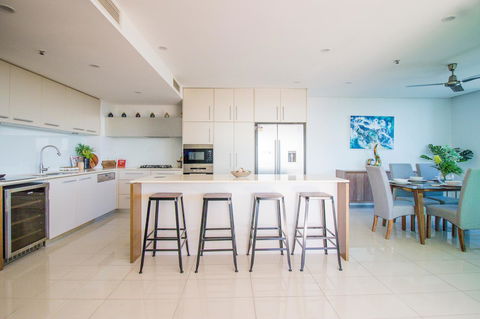 ZEN BY THE WATER - Esplanade Darwin Retreat - Australian Directory 21