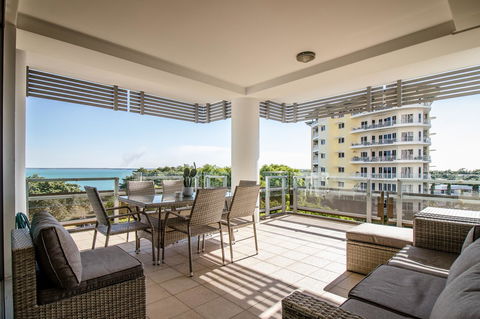 ZEN BY THE WATER - Esplanade Darwin Retreat - Australian Directory 3