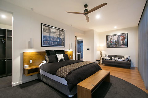 Salt Village Retreat - Australian Directory 13