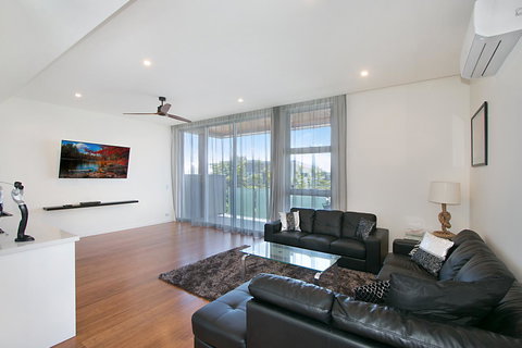 Salt Village Retreat - Australian Directory 9