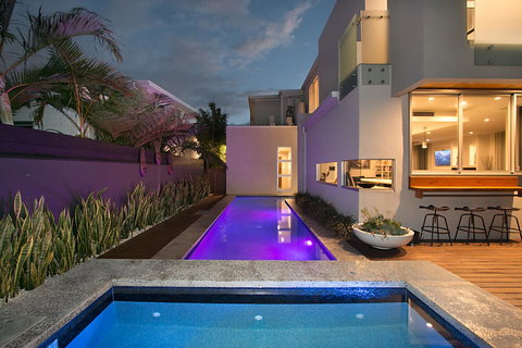 Salt Village Retreat - Australian Directory 16