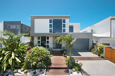 Salt Village Retreat - Australian Directory 17