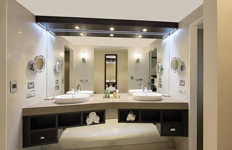 Hilton Darwin - Australian Directory 8