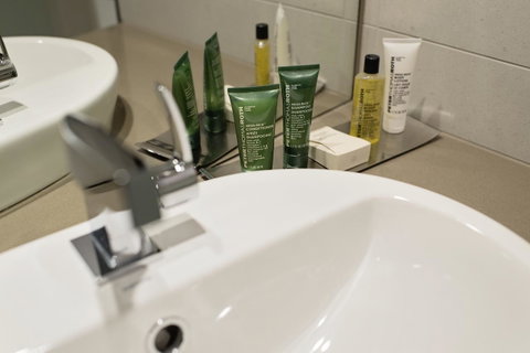 Hilton Darwin - Australian Directory 16