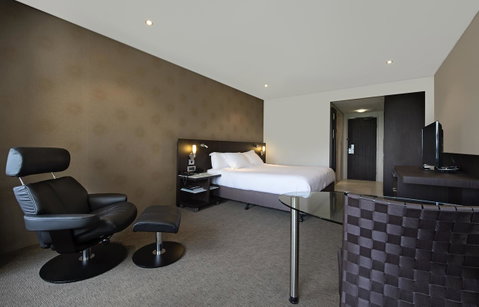 Hilton Darwin - Australian Directory 26