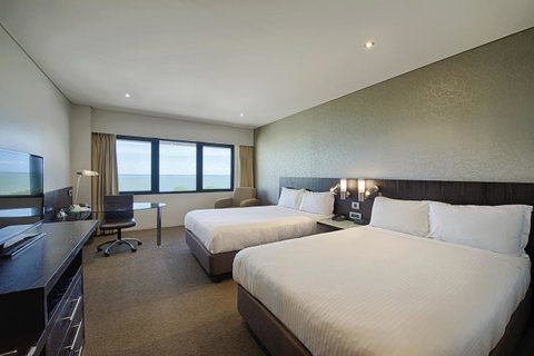 Hilton Darwin - Australian Directory 14