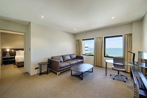 Hilton Darwin - Australian Directory 12