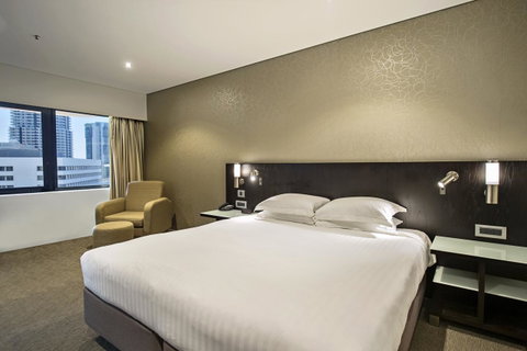 Hilton Darwin - Australian Directory 32