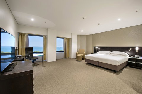 Hilton Darwin - Australian Directory 33