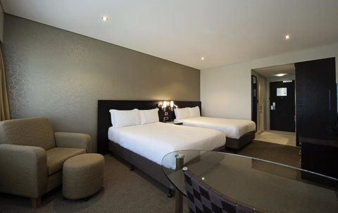 Hilton Darwin - Australian Directory 27