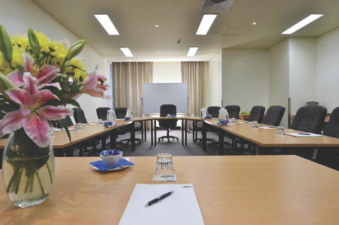 Metro Advance Apartments & Hotel - Australian Directory 7