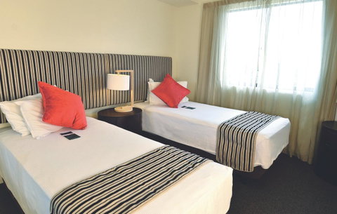 Metro Advance Apartments & Hotel - Australian Directory 6