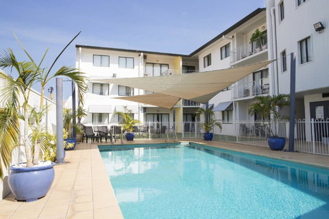 Metro Advance Apartments & Hotel - Australian Directory 21
