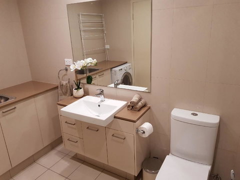 Darwin-Ocean Views, Tropical Getaway, Pool & Aircon - Australian Directory 14