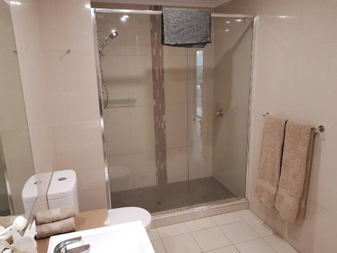 Darwin-Ocean Views, Tropical Getaway, Pool & Aircon - Australian Directory 15