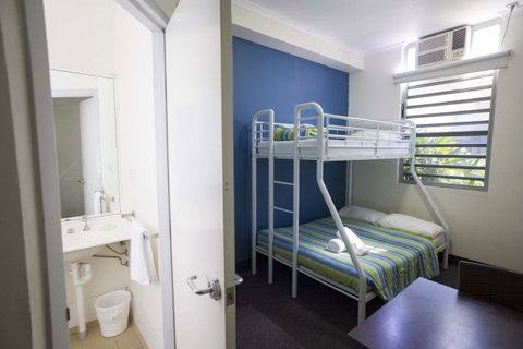 Melaleuca On Mitchell - Darwin YHA - Australian Directory 9