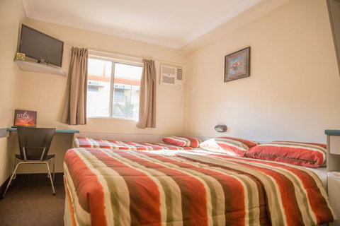 Melaleuca On Mitchell - Darwin YHA - Australian Directory 16