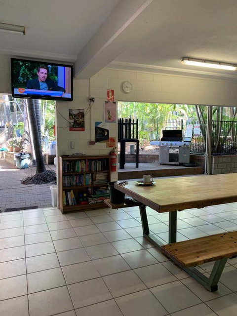 Frogs-Hollow Backpackers - Australian Directory 17