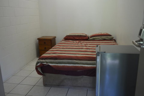 Frogs-Hollow Backpackers - Australian Directory 11